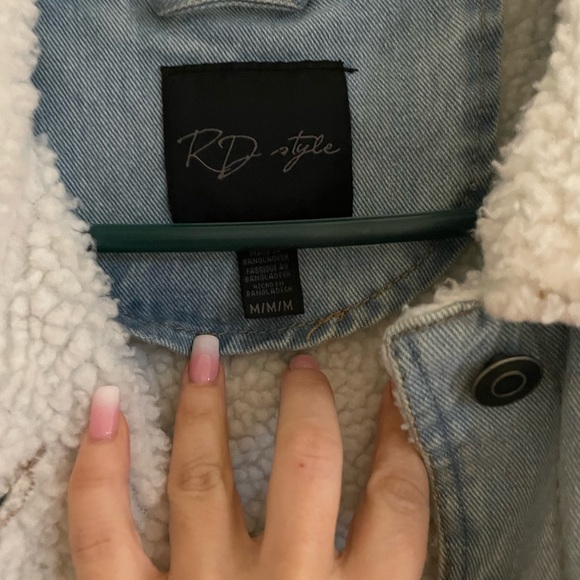 RD Style Demi Crop Sherpa Lined Denim
Jacket - Picture 4 of 5